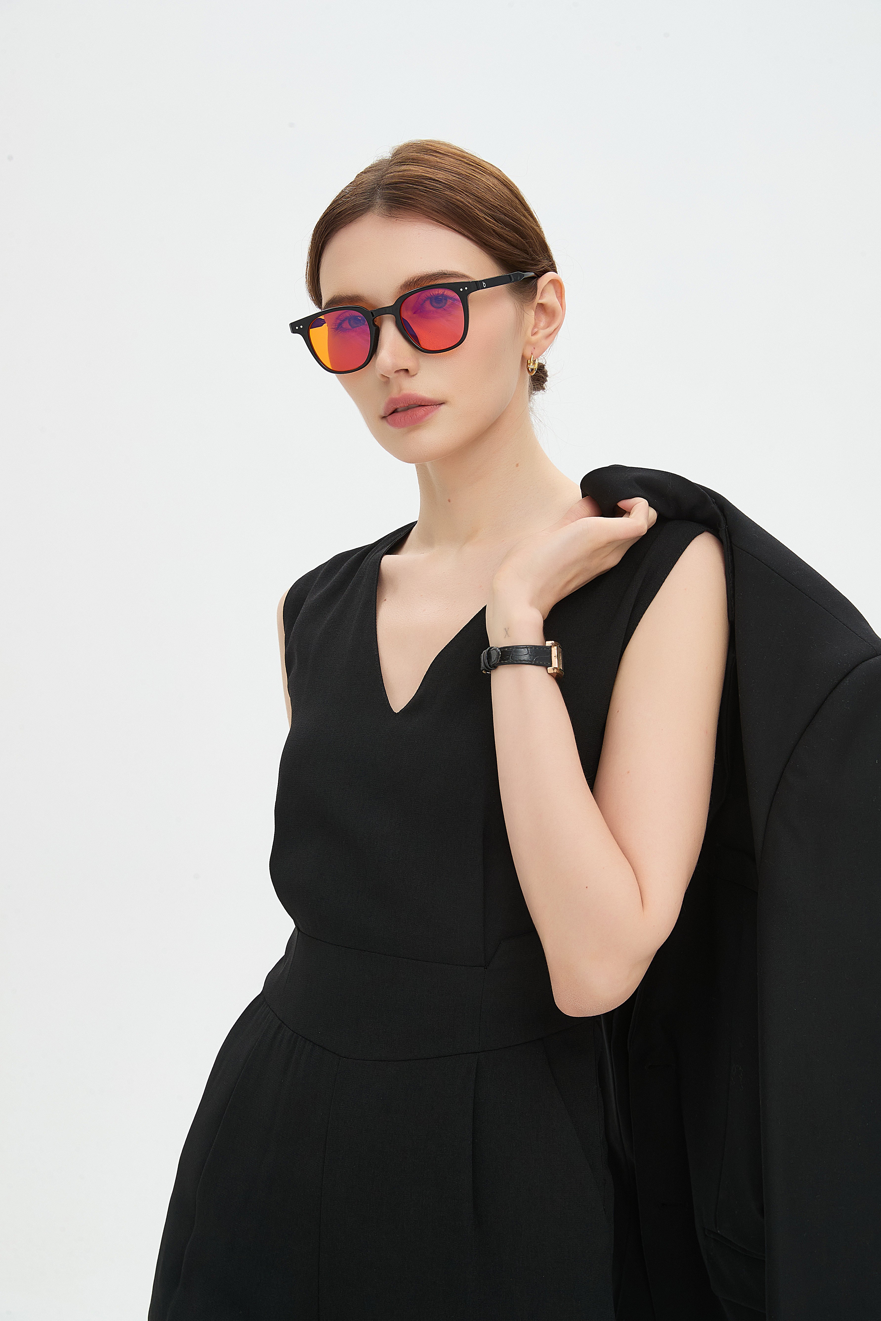 Newton – Focus Glasses · Daytime Protection